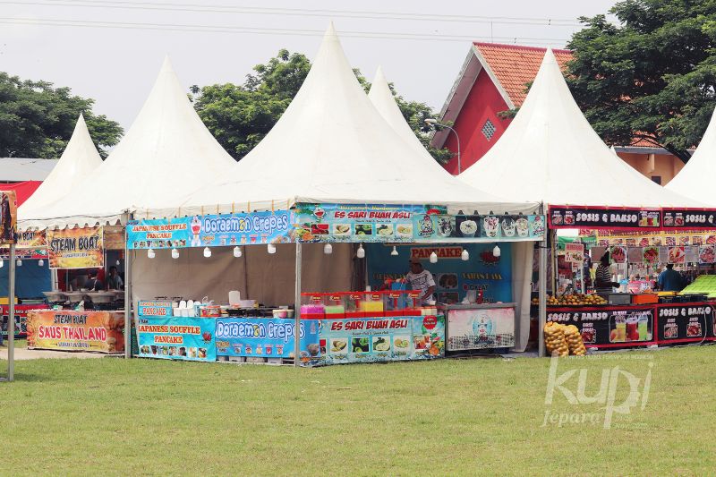 Berkas:Bazar KUPI 2 (3).JPG