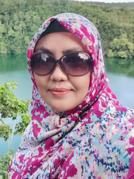 Berkas:Hukmiah Husain.jpg