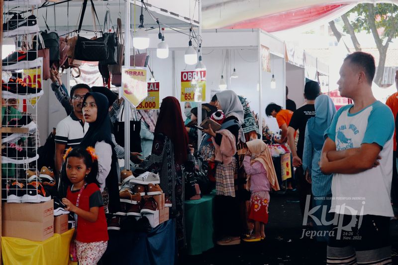 Berkas:Bazar KUPI 2 (10).JPG